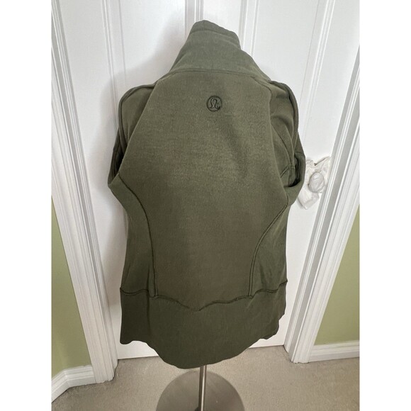 Lululemon Radiant Jacket II Olive Green Gym Crossfit Running W4AOW Women’s Sz 12 - Picture 13 of 16